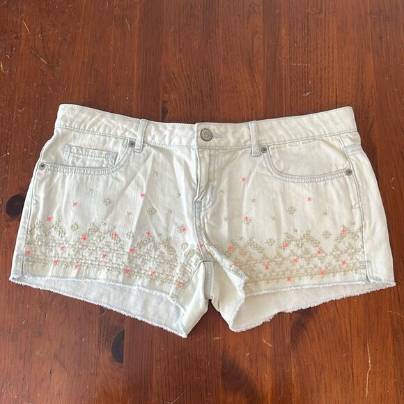 Aeropostale Pants - Aeropostale Womens Light Denim Size 10 Shorts Midi X Stitch Design Geometric